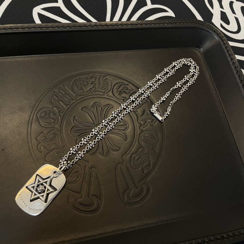 Ch**me He**ts necklaces